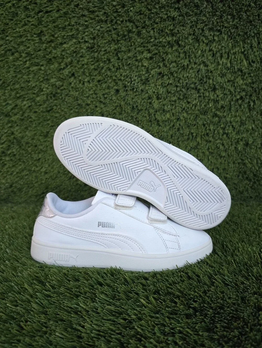 PUMA Smash v2 Sneakers